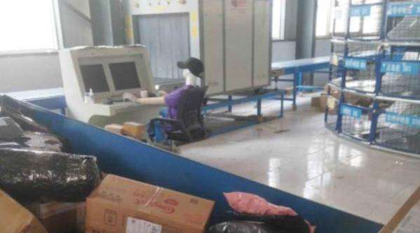 中通快递用假人安检，“保证”你的快递安全无忧