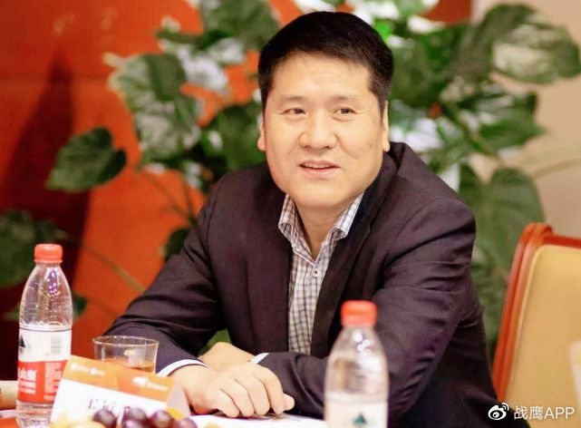 北大博士王福重：农民不要用收割机割麦子，会污染环境